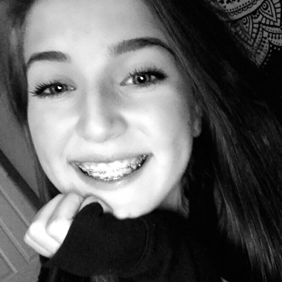 Meet your Posher, Jennifer - Picture 3 of 4